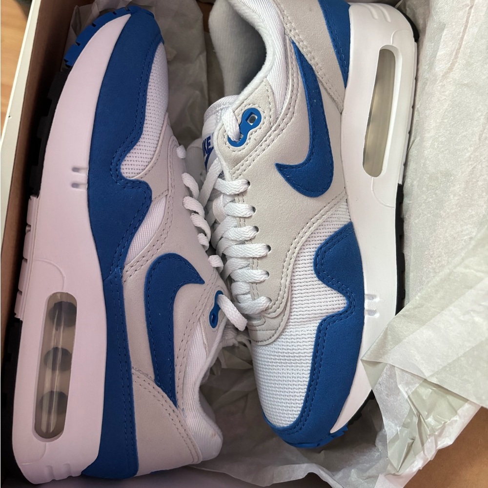 Nike Women's Air Max 1 White and Blue Retro Sneakers
